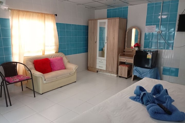 Room 16 of 36