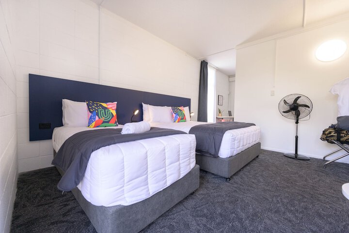 Room 35 of 165