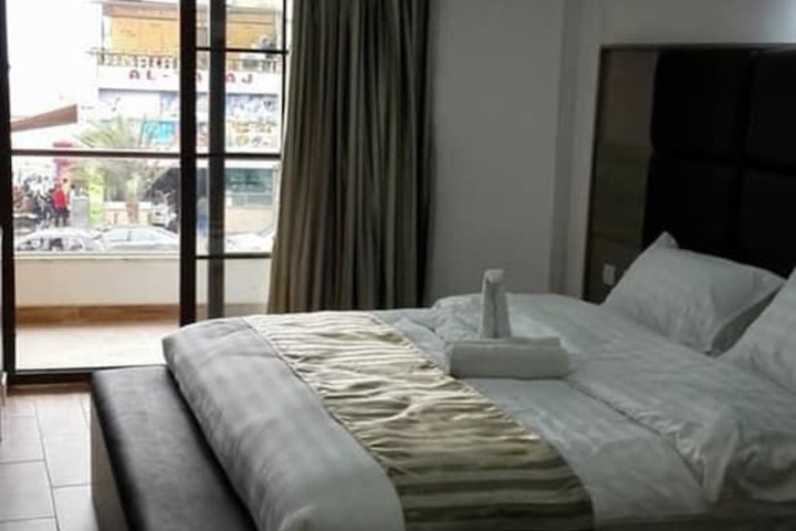 Room 8 of 36