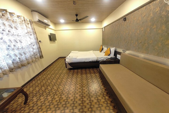 Room 10 of 35