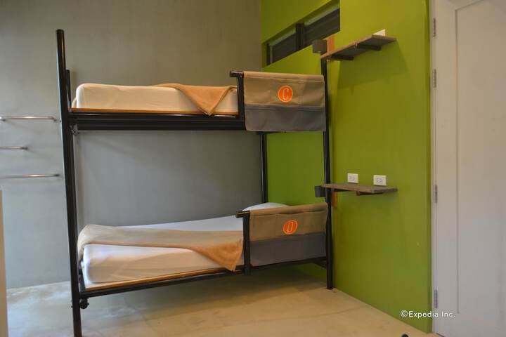 Room 12 of 38