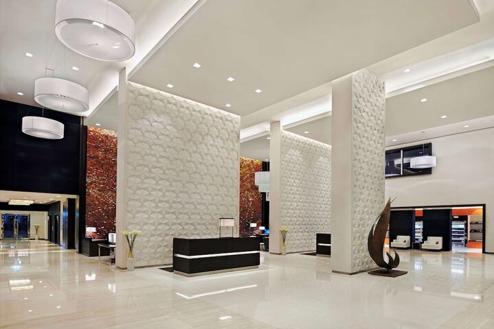 Entrance & Lobby