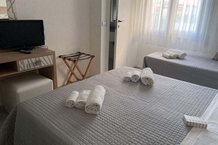 Room 4 of 49