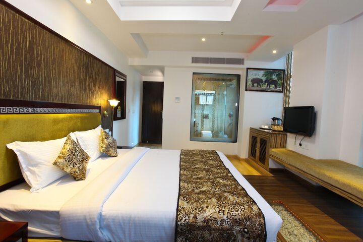 Room 4 of 14