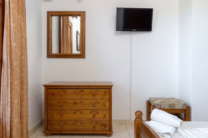 Room 10 of 62