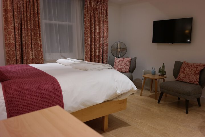 Room 6 of 56