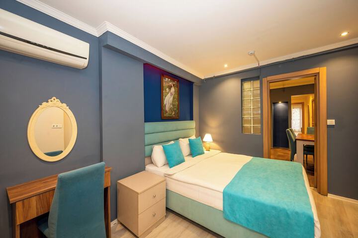 Room 25 of 158
