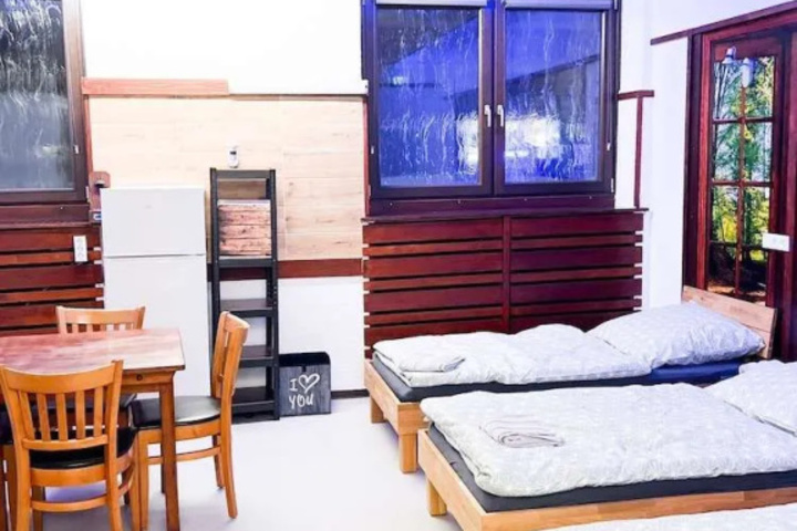 Room 5 of 14