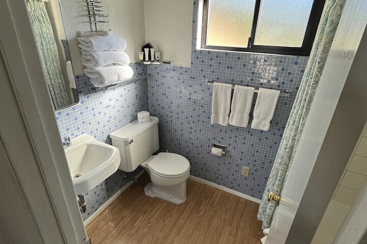 Room 108 of 133