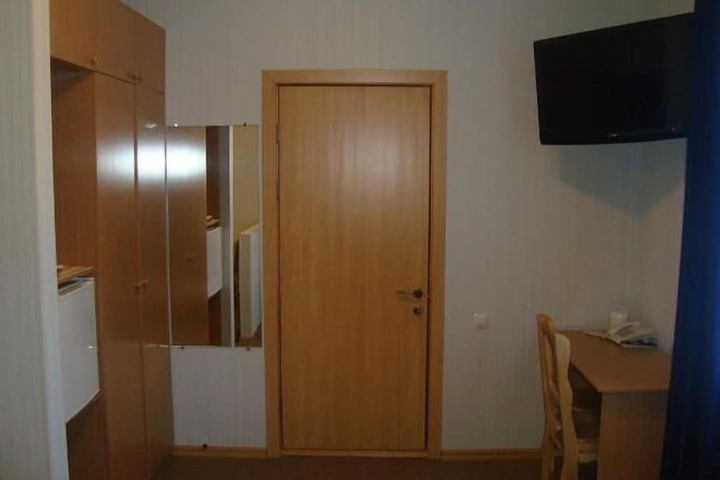Room 13 of 31