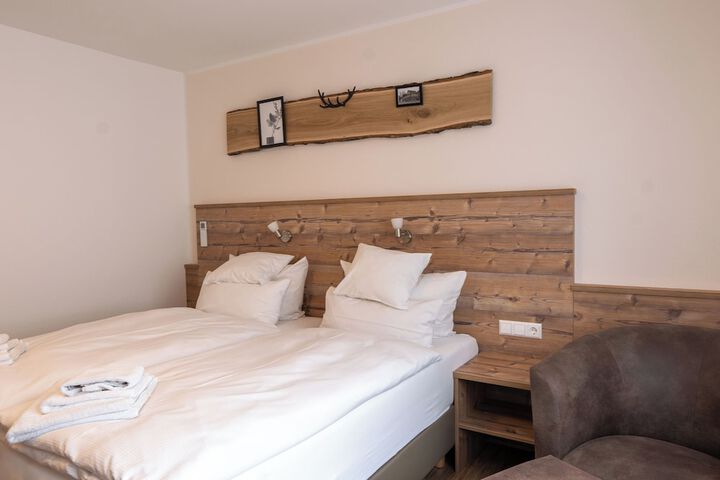 Room 14 of 37