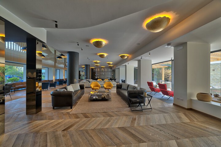 Hotel Lobby