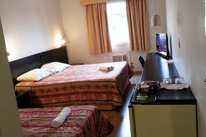 Room 6 of 32