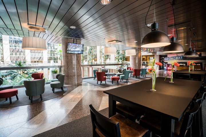Entrance & Lobby