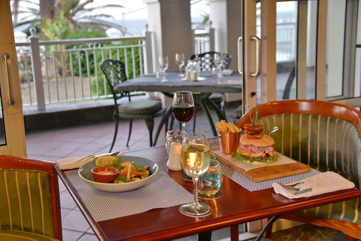 Dining Photos