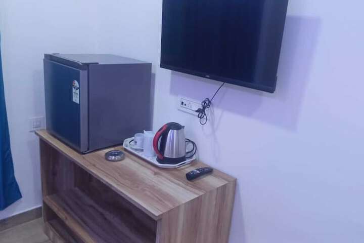 Room 4 of 30