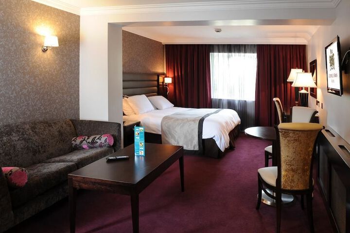 Room 6 of 29
