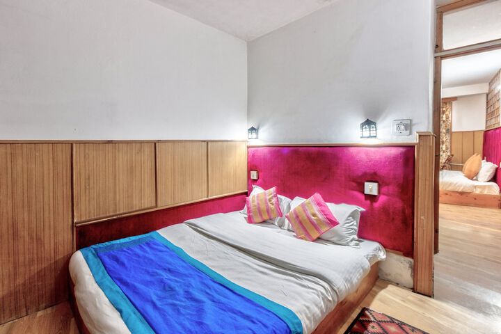 Room 10 of 20
