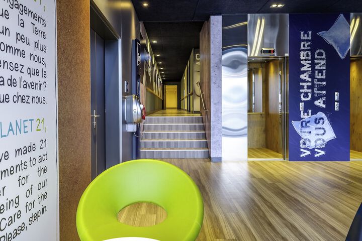 Guest Lobby