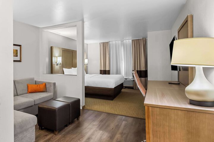 Suite 2 Queen Beds (8 of 26)