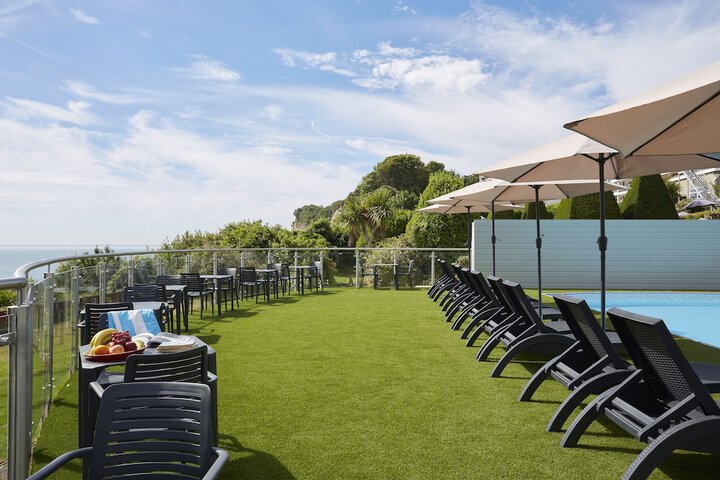 Sundeck 150 of 175