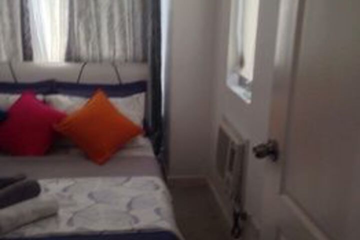 Room 7 of 33