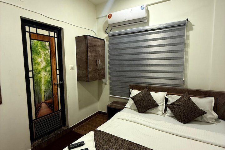 Room 8 of 19