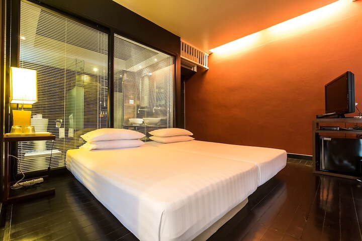Room 6 of 45