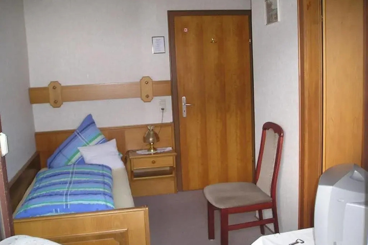 Room 3 of 13