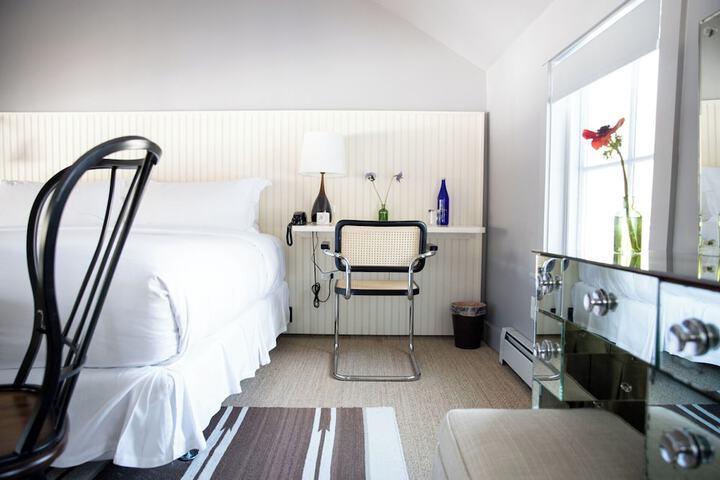 Room 43 of 124