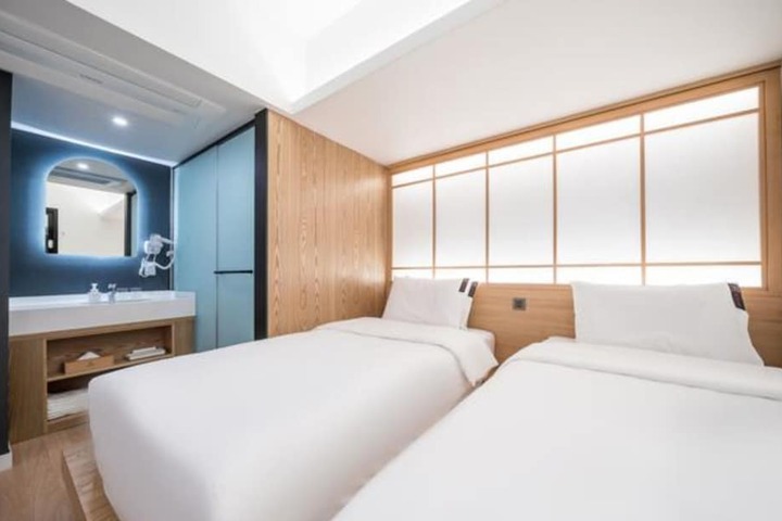 Room 26 of 56