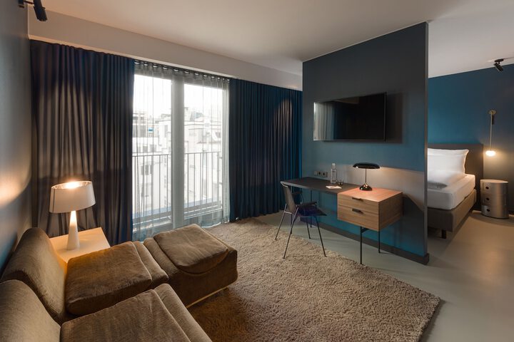 Room 42 of 95