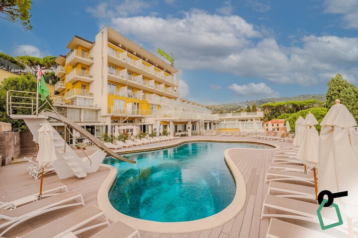 Hotel 60 of 64