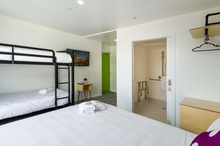 Room 5 of 69