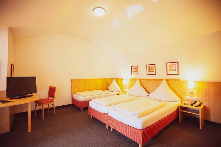 Room 5 of 46