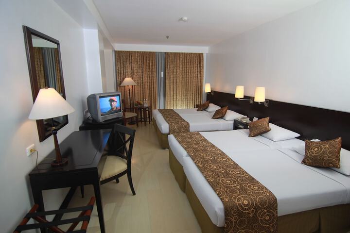 Room 7 of 40