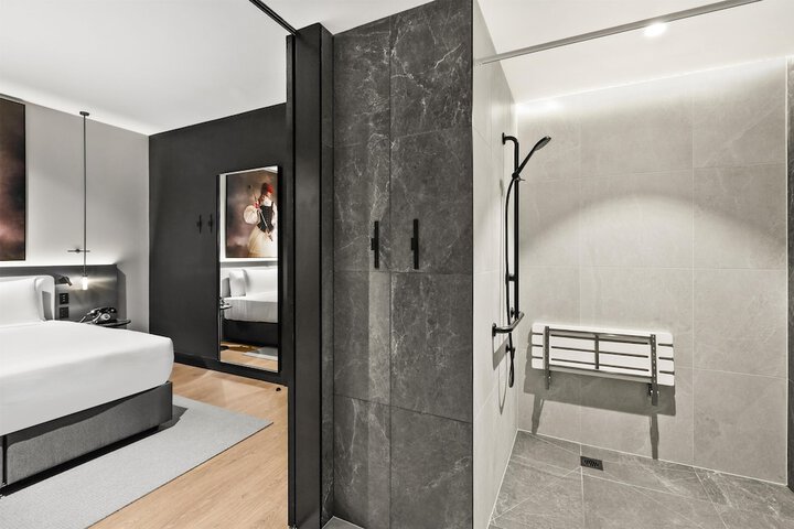 Room 48 of 59