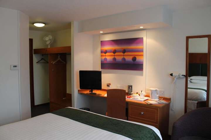 Room 7 of 34