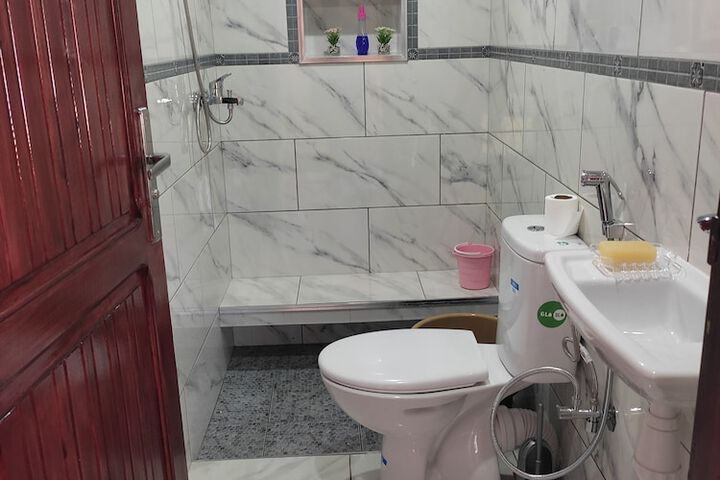 Room 10 of 12