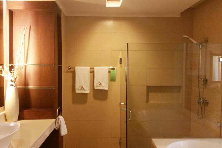 Room 32 of 51