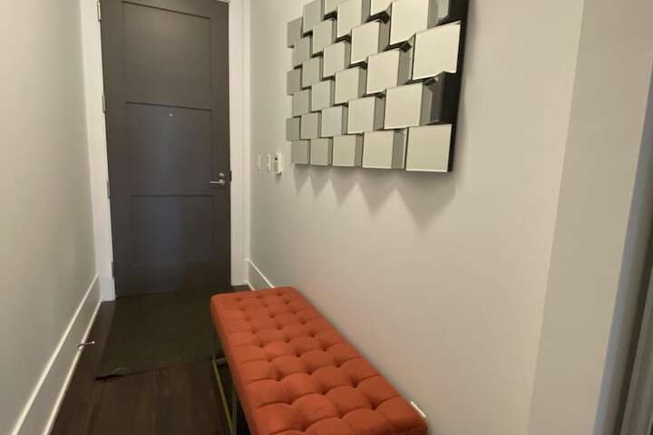 Room 8 of 448