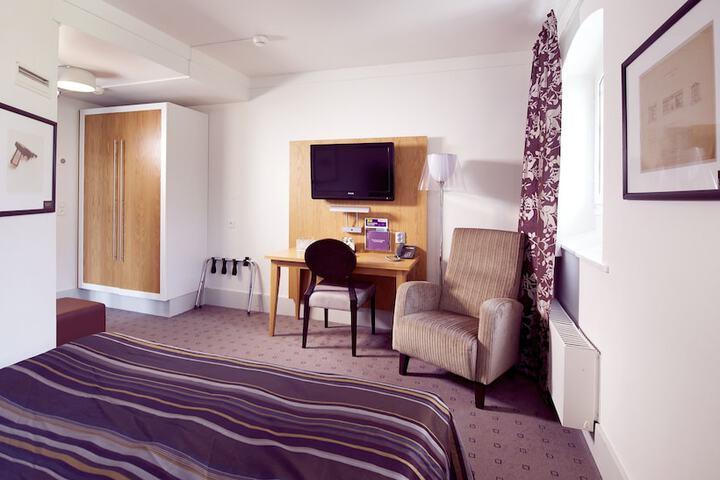 Room 9 of 45
