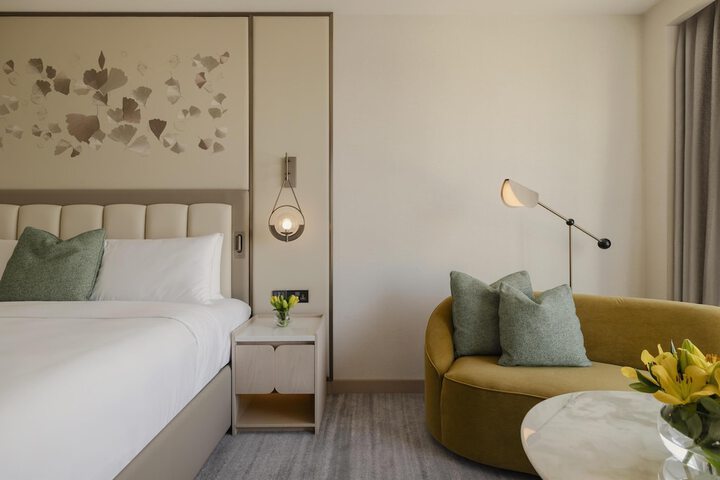 Room 43 of 231