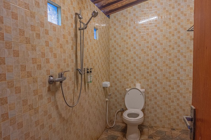 Room 32 of 61