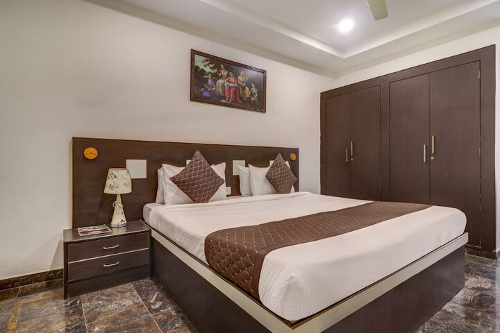 Room 3 of 12