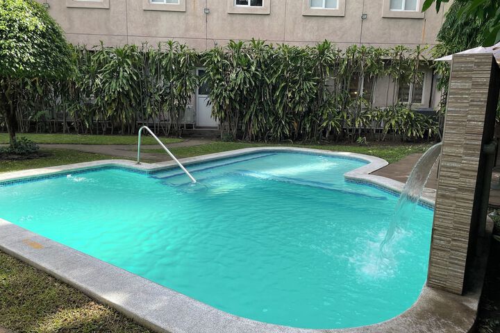 Pools & Facilities