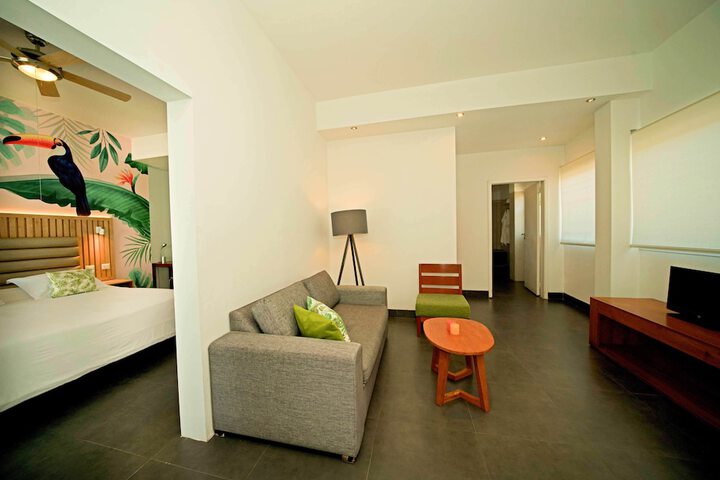 Room 102 of 146