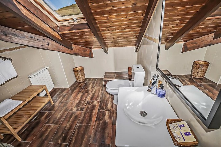 Room 15 of 26