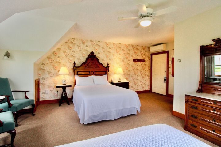 Room 34 of 100