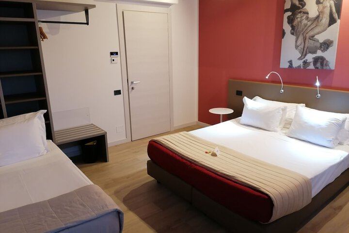 Room 17 of 78